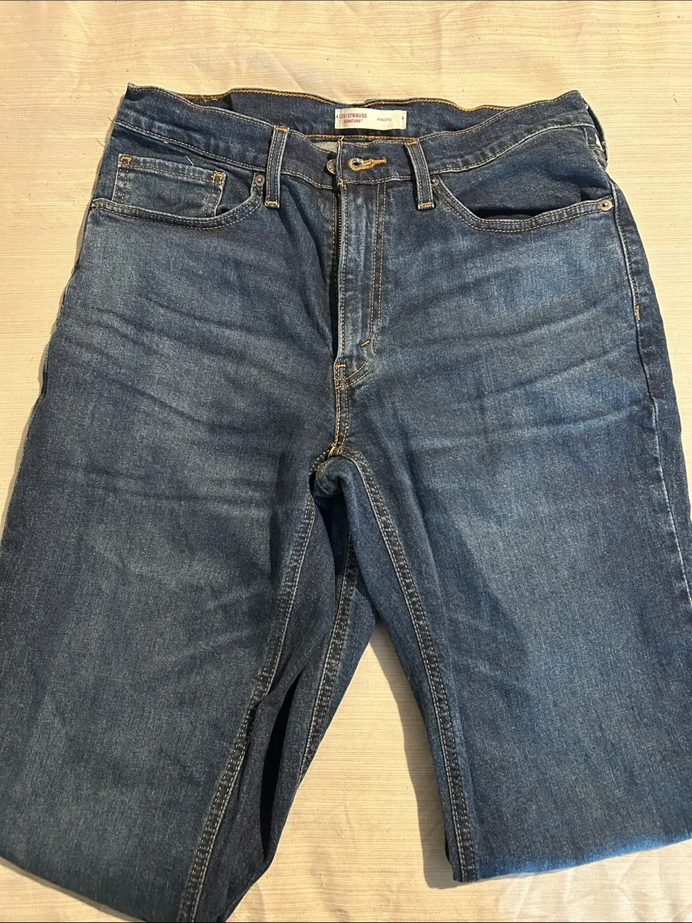 Levi signature athletic jeans 34x34